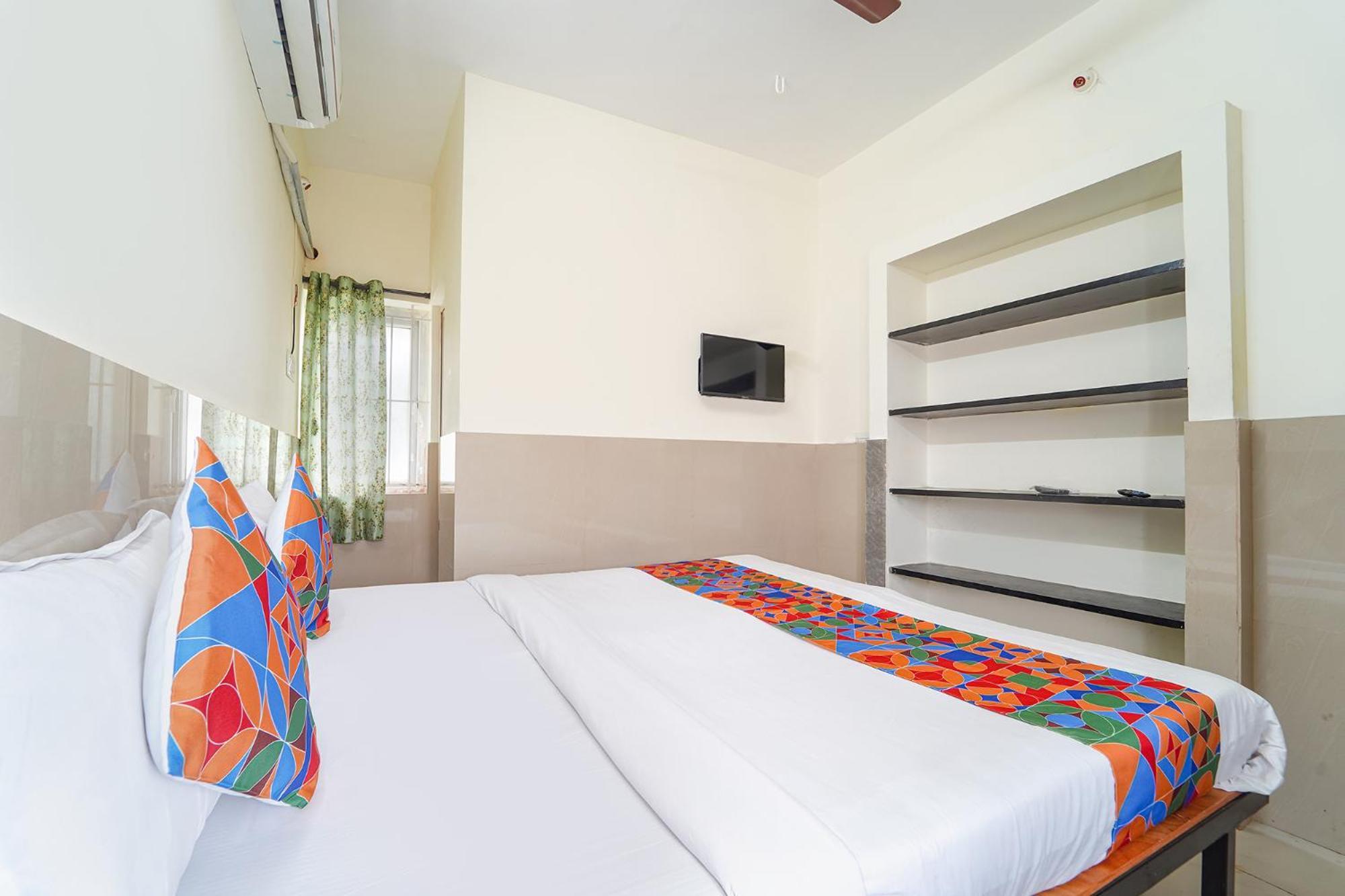 Fabexpress Clover Castle - Nr Coimbatore International Airport Dış mekan fotoğraf